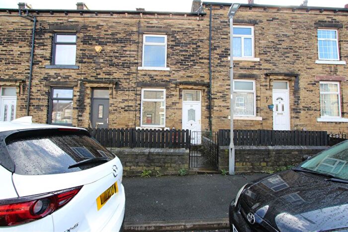 3 Bedroom Semi Detached House To Rent In Runswick Terrace, Bradford, BD5