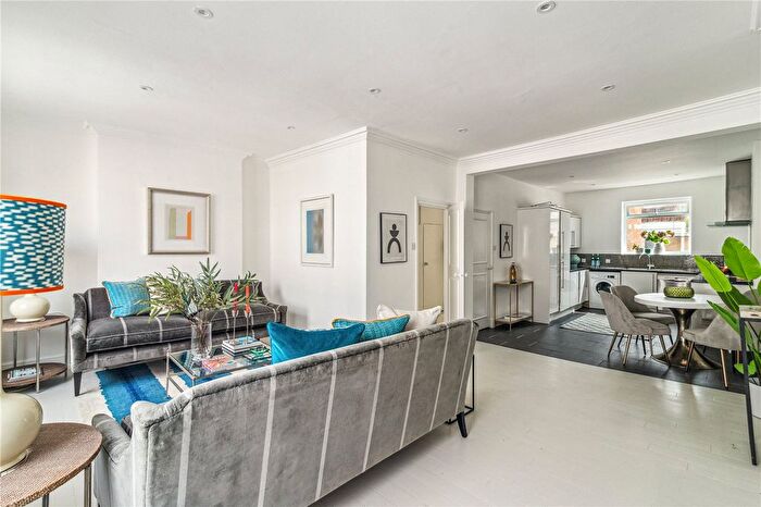 3 Bedroom Flat For Sale In Garway Road, London, W2
