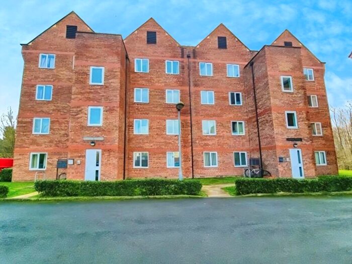 2 Bedroom Apartment To Rent In Tapton Lock Hill, Chesterfield, Derbyshire, S41