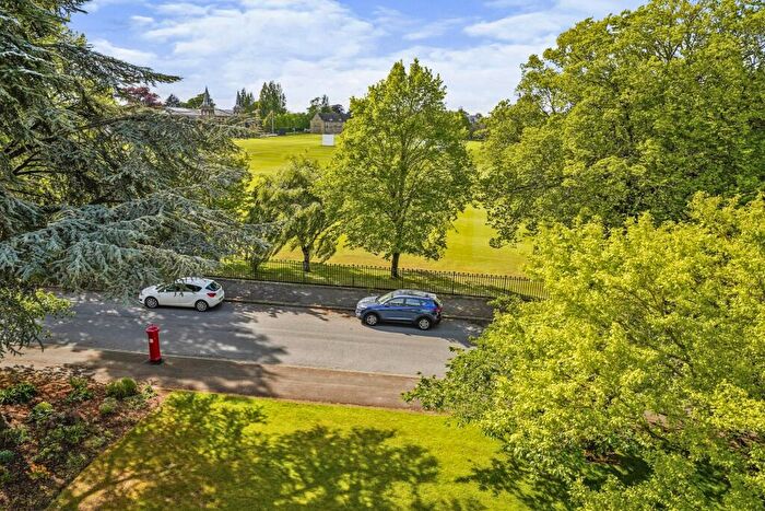2 Bedroom Apartment To Rent In Hammond Court College Lawn, GL53