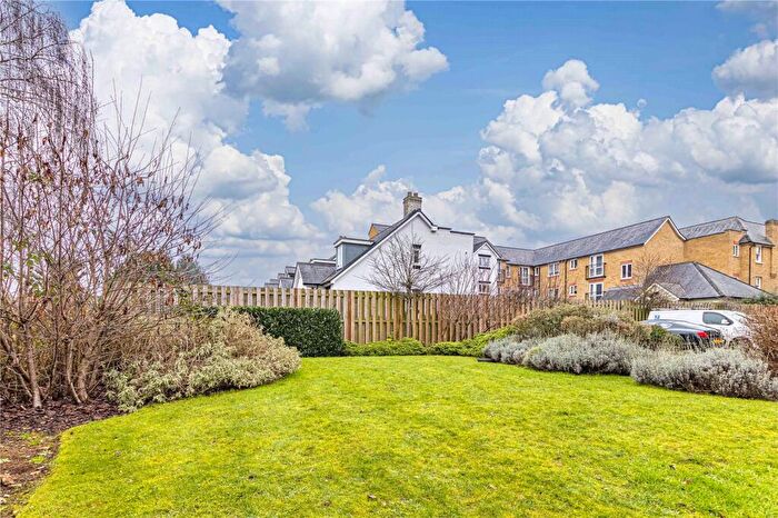 2 Bedroom Apartment For Sale In Stag Lane, Berkhamsted, Hertfordshire, HP4