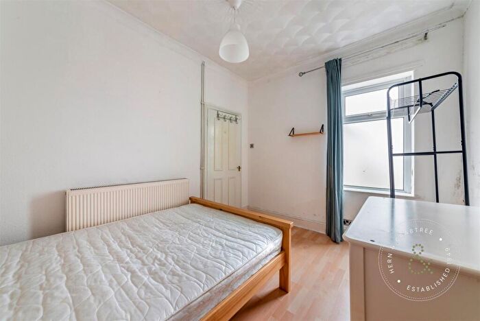 1 Bedroom Flat For Sale In Brunswick Street, Canton, Cardiff, CF5