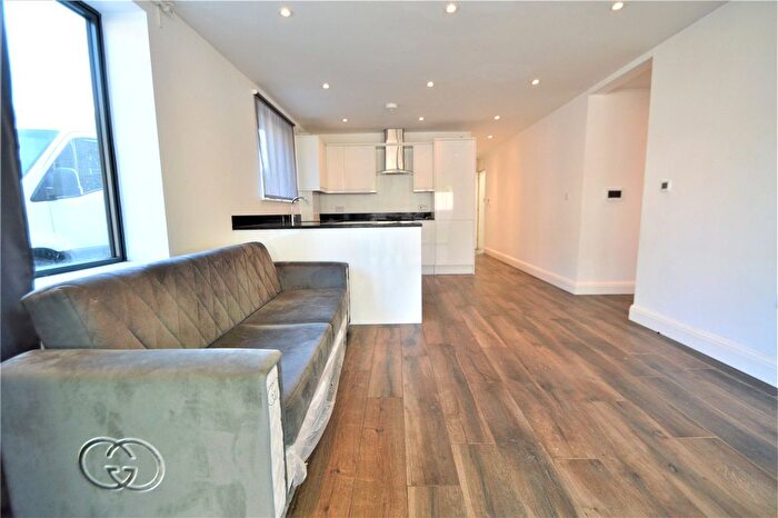 3 Bedroom Flat To Rent In Nottingham Road, South Croydon, CR2