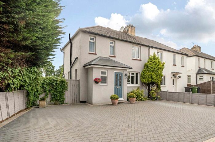 3 Bedroom Semi Detached House For Sale In Mytchett Road, Mytchett, Surrey, GU16