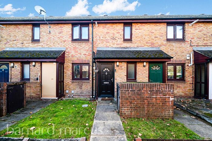 1 Bedroom Maisonette For Sale In Torrington Square, Croydon, CR0