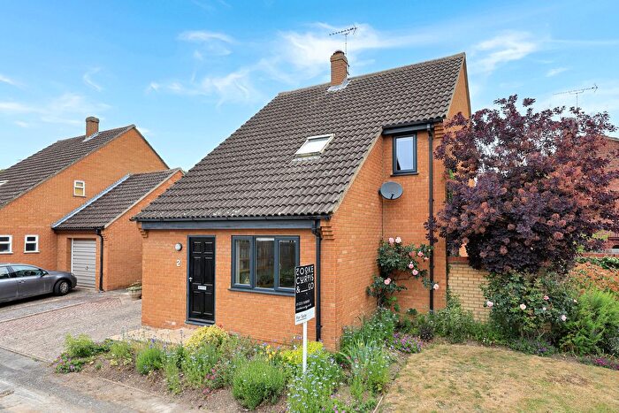 3 Bedroom Detached House For Sale In Heffer Close, Stapleford, CB22