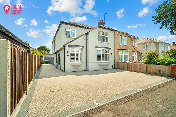 5 Bedroom Semi Detached House For Sale In Hyde Road, Bexleyheath, DA7