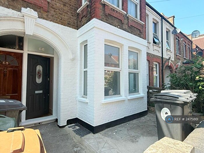 2 Bedroom Flat To Rent In Kettlebaston Road, London, E10