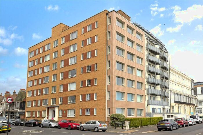 Apartment To Rent In Kingsway, Hove, East Sussex, BN3