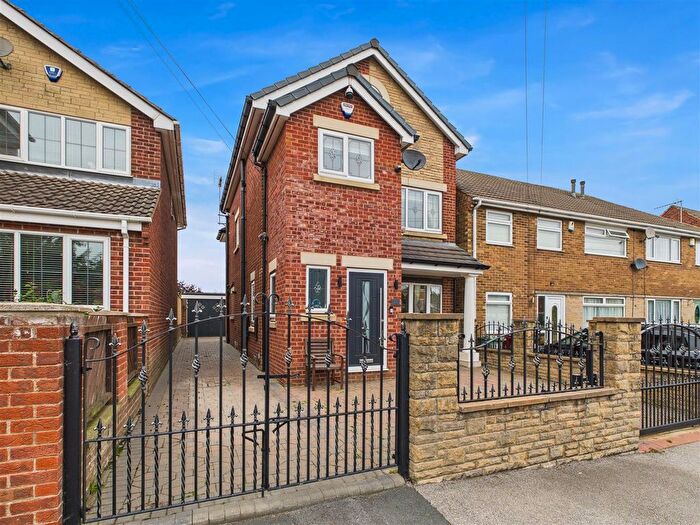 3 Bedroom Detached House For Sale In Fenton Street, Eckington, Sheffield, S21