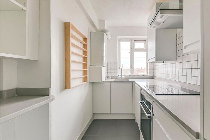 2 Bedroom Flat To Rent In Ashford Court, London, NW2