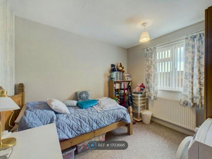 2 Bedroom Bungalow To Rent In Ling Forest Road, Mansfield, NG18