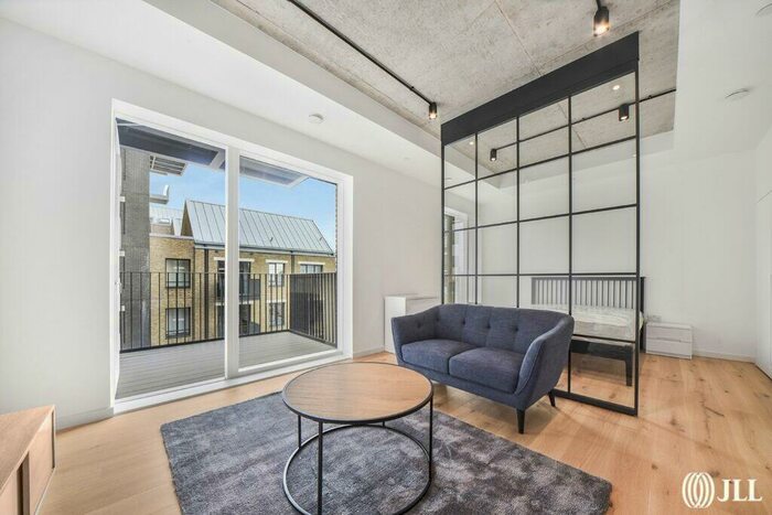 Flat To Rent In Dulke House, London, E14