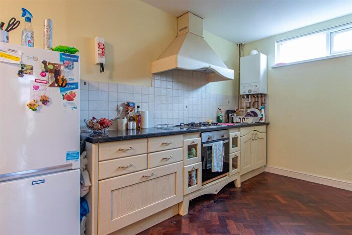 2 Bedroom Private Halls To Rent In Newport Road, Roath, CF24