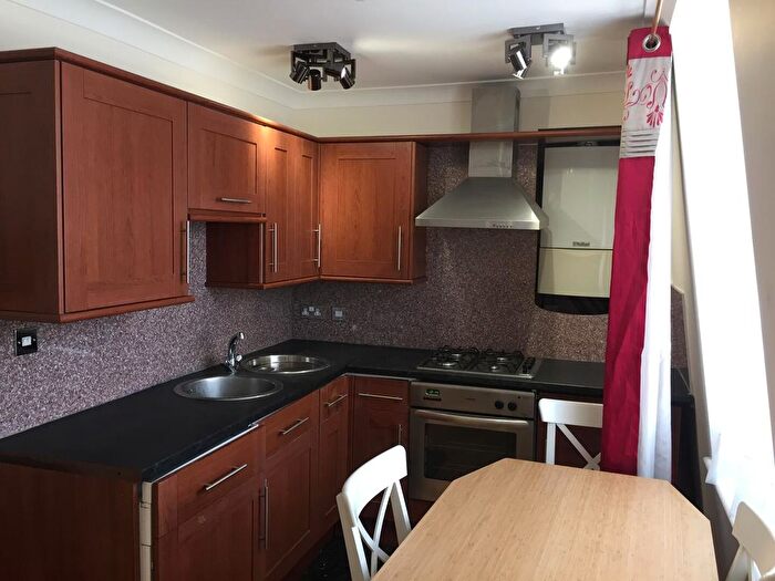 1 Bedroom Flat To Rent In St Clements Street, London, N7