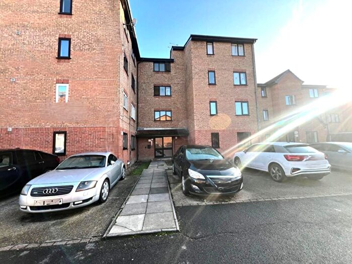 1 Bedroom Flat To Rent In Streamside Close, N9