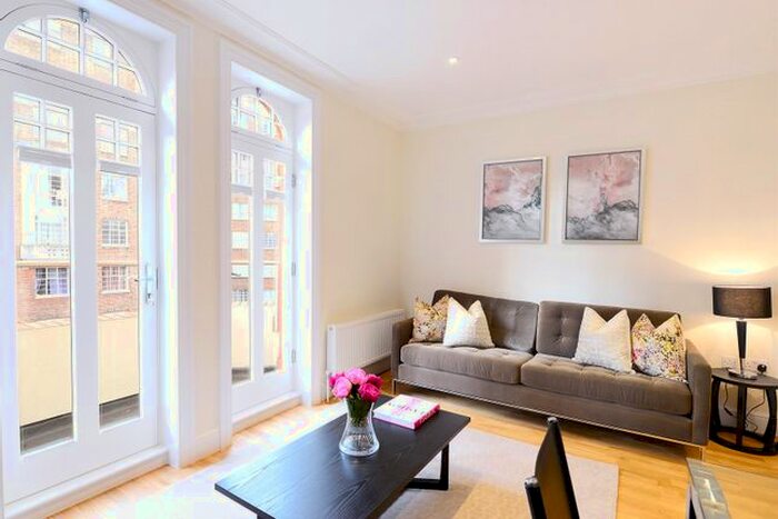 3 Bedroom Flat To Rent In Hamlet Gardens, Chiswick, London, W6