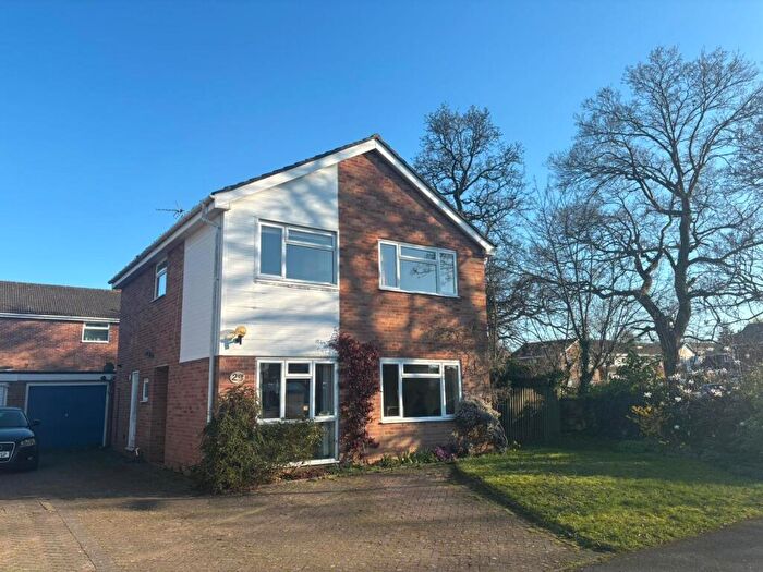 4 Bedroom Detached House For Sale In Rodney Way, Guildford, Surrey, GU1