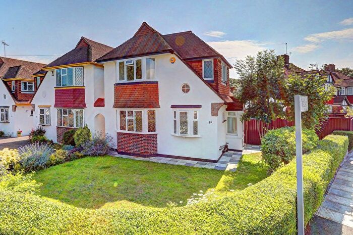 3 Bedroom Semi Detached House To Rent In Chilmark Gardens, New Malden, KT3