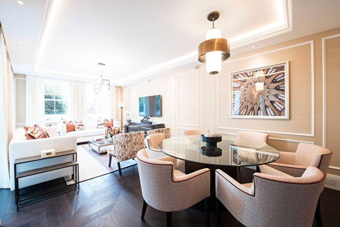 3 Bedroom Flat To Rent In Prince Of Wales Terrace, High Street Kensington, London, W8