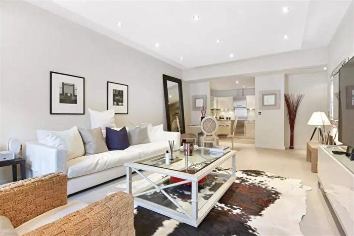 3 Bedroom Flat To Rent In Vauxhall Bridge Road, Westminster, SW1V