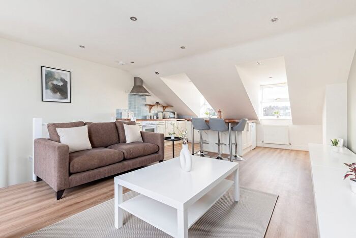 2 Bedroom Flat To Rent In Old York Road, London, SW18
