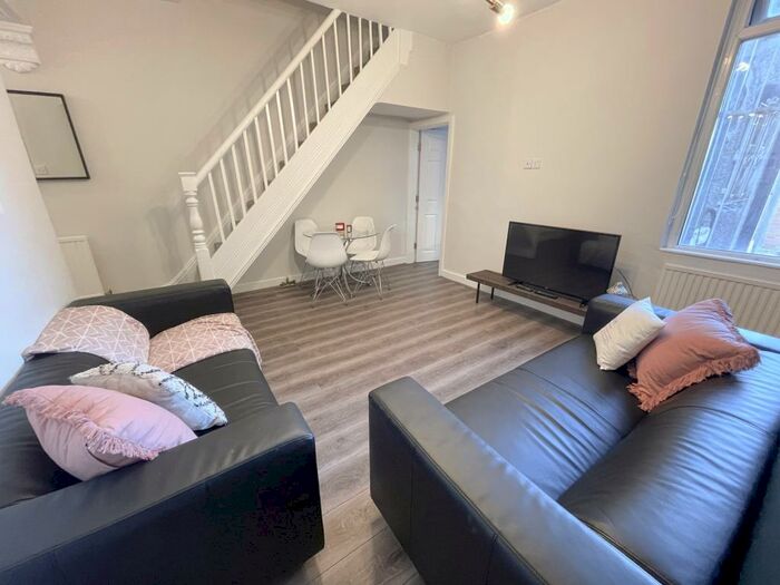 4 Bedroom Terraced House To Rent In Cotswold Street, L7