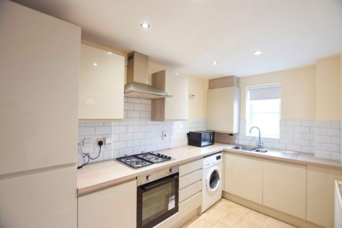 2 Bedroom Flat To Rent In Redgrave Close, Gateshead, NE8