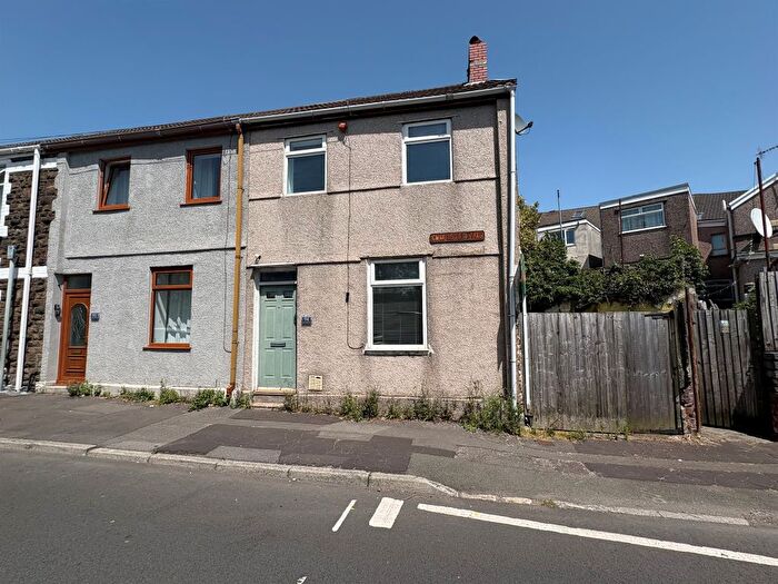 2 Bedroom End Of Terrace House For Sale In Cwm Level Road, Plasmarl, Swansea, SA6