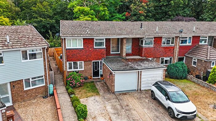 3 Bedroom End Of Terrace House For Sale In Sedley Close, Gillingham, Kent, ME8