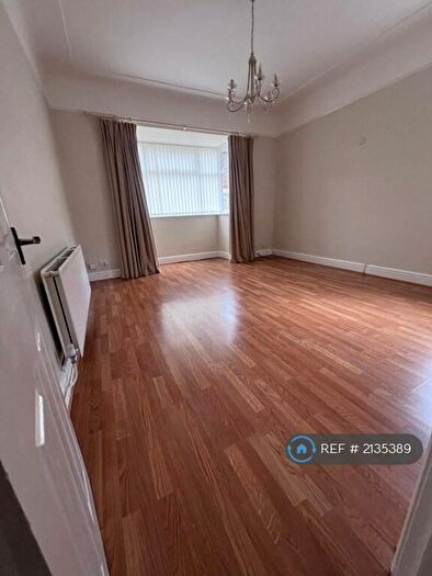 2 Bedroom Flat To Rent In Westbourne Grove, West Kirby, CH48