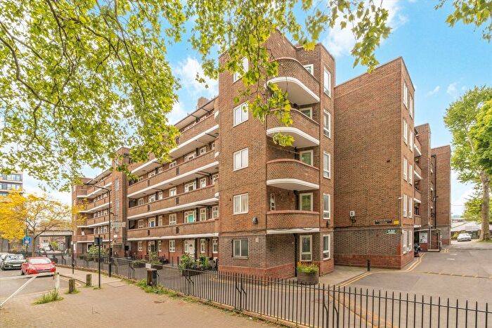2 Bedroom Flat To Rent In Warburton Street, Hackney, E8