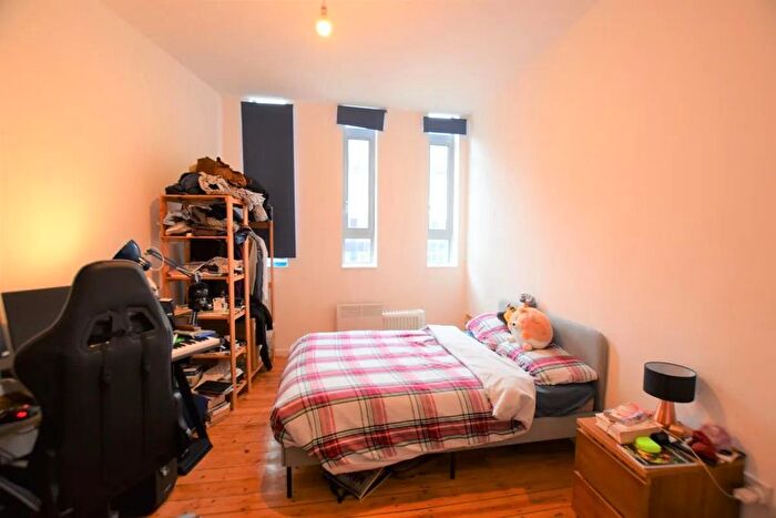 2 Bedroom Flat To Rent In Byron Street, Leeds, LS2