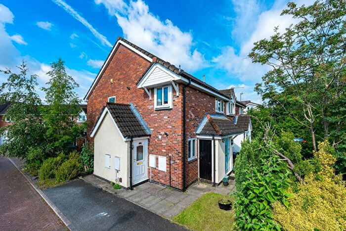 2 Bedroom Flat To Rent In Croft, Warrington, Cheshire, WA3