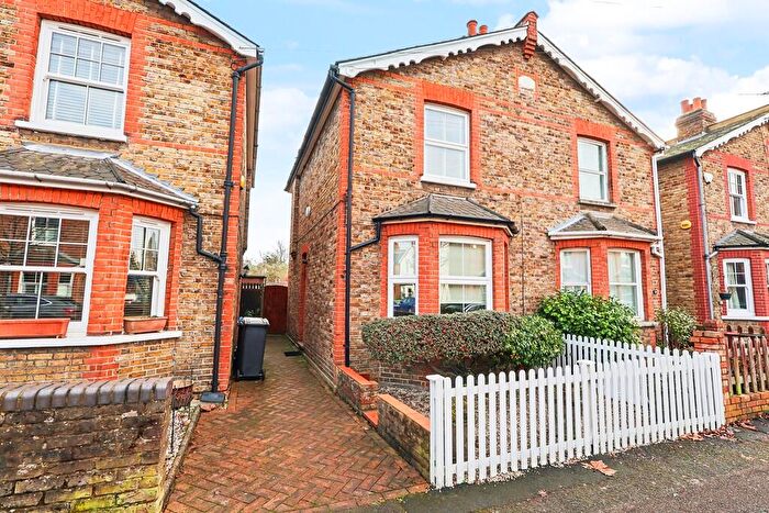 3 Bedroom Semi Detached House For Sale In Beaconsfield Road, Surbiton, KT5