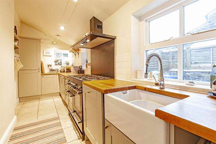 3 Bedroom Terraced House For Sale In Queen Street, Tideswell, Buxton, SK17