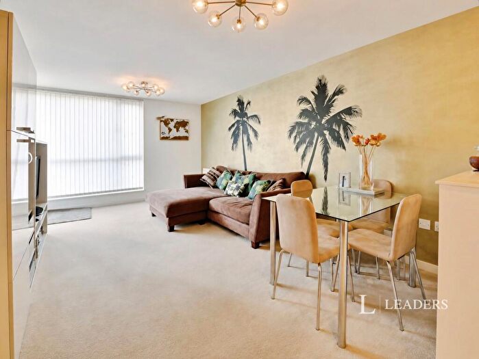 1 Bedroom Flat To Rent In Admiralty Road, Portsmouth, Hampshire, PO1