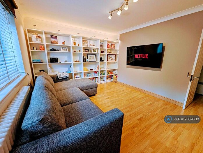 2 Bedroom Flat To Rent In Gladding Road, London, E12