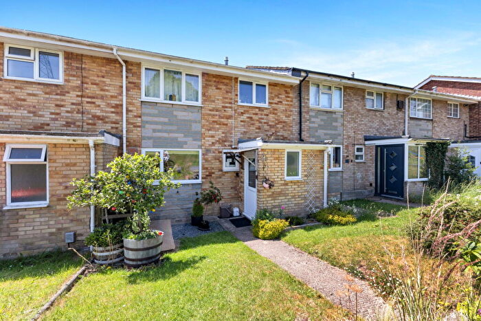 3 Bedroom Terraced House For Sale In Jardine Way, Dunstable, LU5