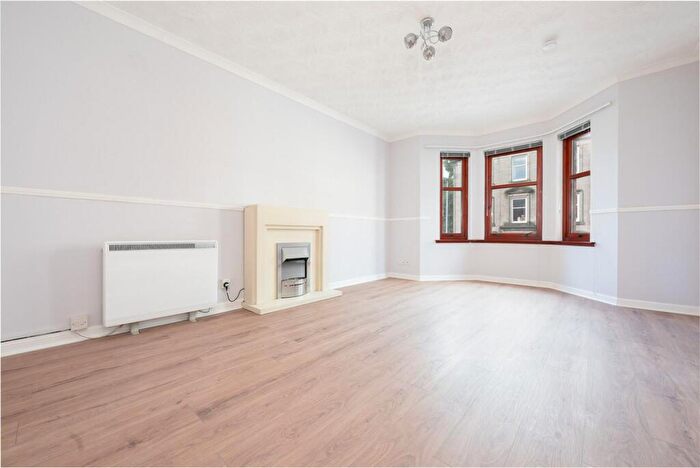 1 Bedroom Flat To Rent In Robertson Street, Strathmore Gardens, PA16