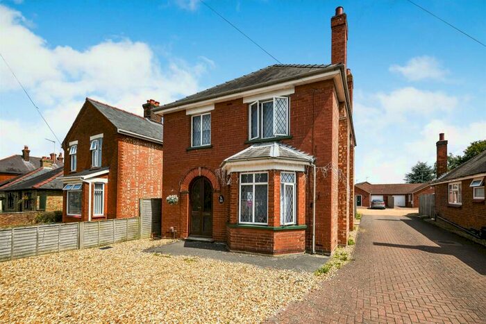 3 Bedroom Detached House For Sale In Ramnoth Road, Wisbech, PE13