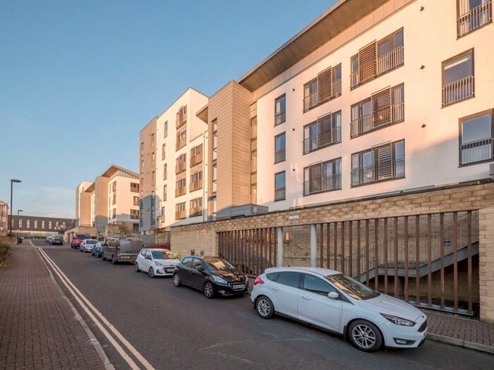 2 Bedroom Flat To Rent In Kimmerghame Place, Fettes EH4