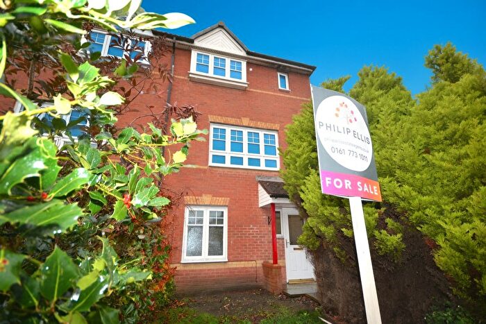 3 Bedroom Town House For Sale In Lentworth Drive, Worsley, M28