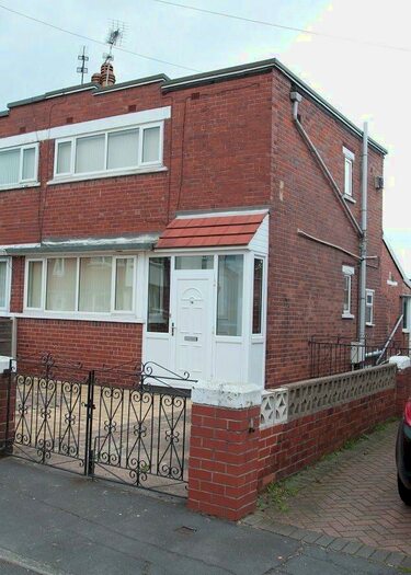 2 Bedroom Semi-Detached House To Rent In Norman Crescent, Scawsby, Doncaster, DN5