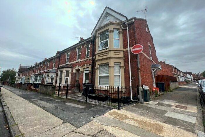 1 Bedroom Flat To Rent In Euclid Street, Swindon, SN1