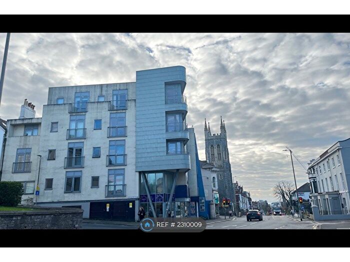 1 Bedroom Flat To Rent In Headland Park House, Plymouth, PL4