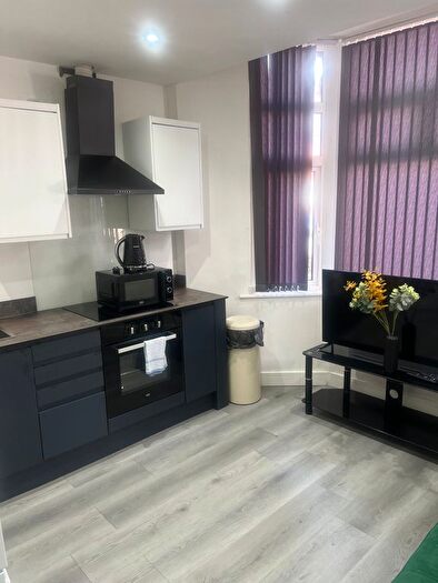1 Bedroom Flat To Rent In Corporation Road, Cardiff, CF11