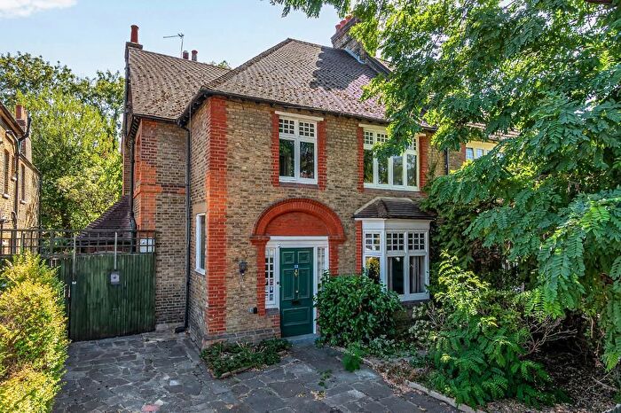 5 Bedroom Semi Detached House For Sale In Campbell Road, Hanwell, London, W7
