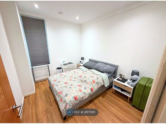 1 Bedroom Flat To Rent In Adair House, Epsom, KT19