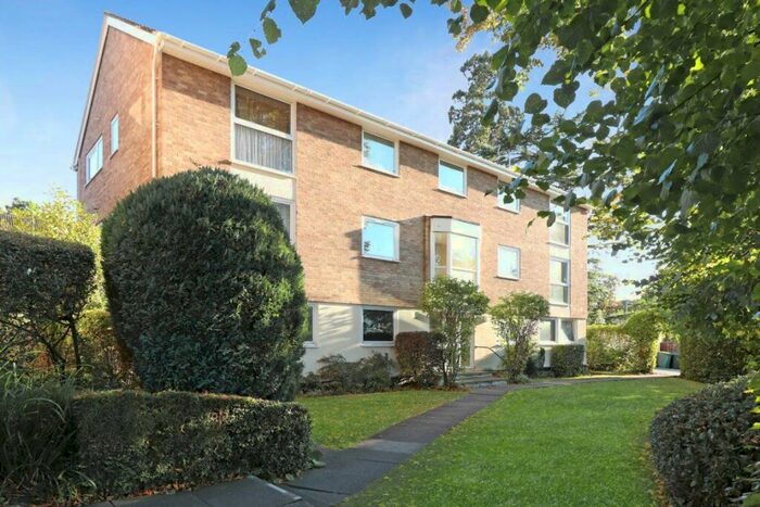 2 Bedroom Flat To Rent In The Park, GL50